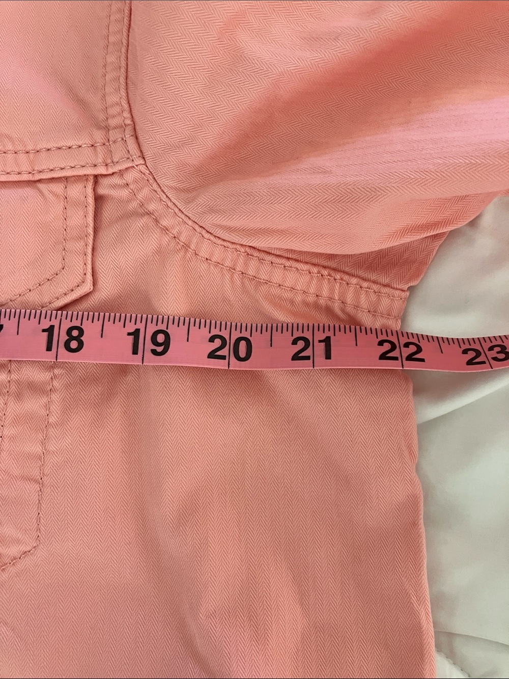 LEVI’S Vintage Fit Trucker Jacket in Coral Lightweight Denim Men’s Size M NWT - Picture 9 of 13